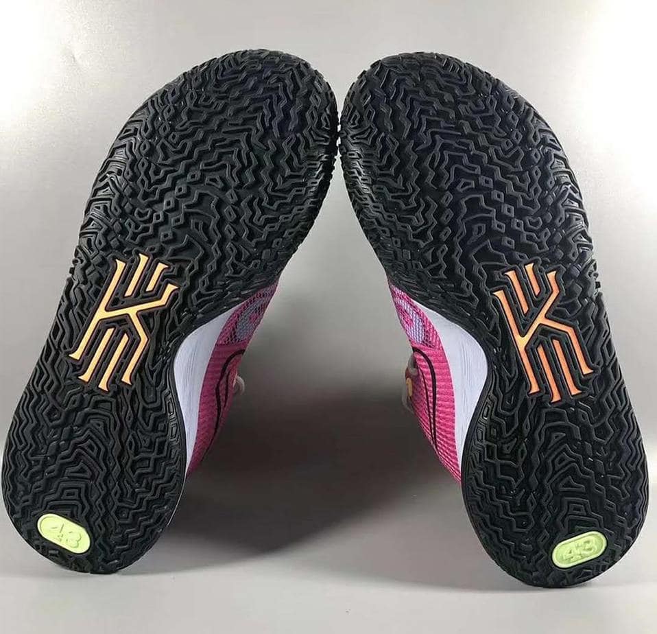 Nike Kyrie 7 "Hendrix"