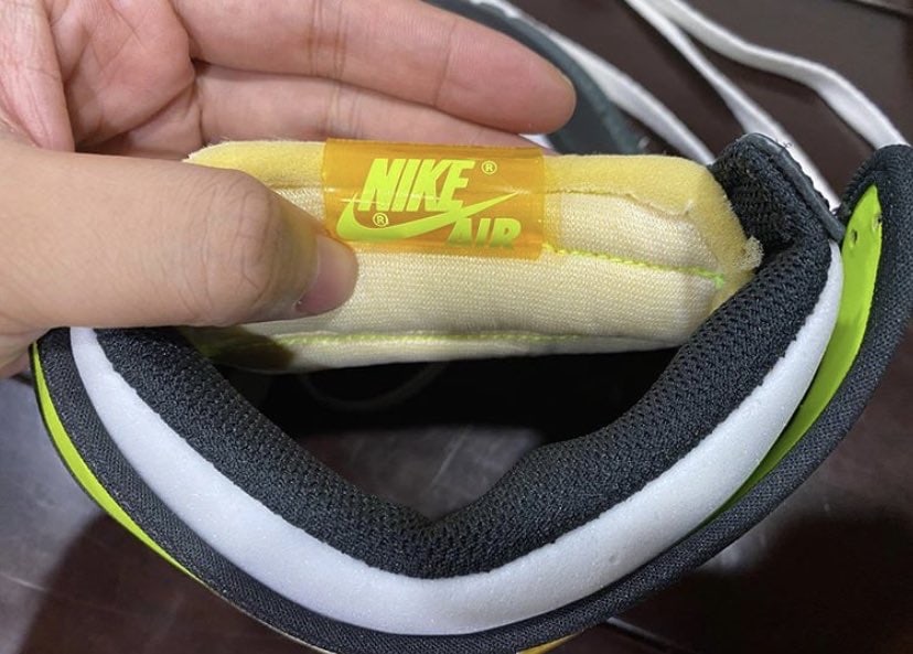 Air Jordan 1 High Og Volt/university Gold