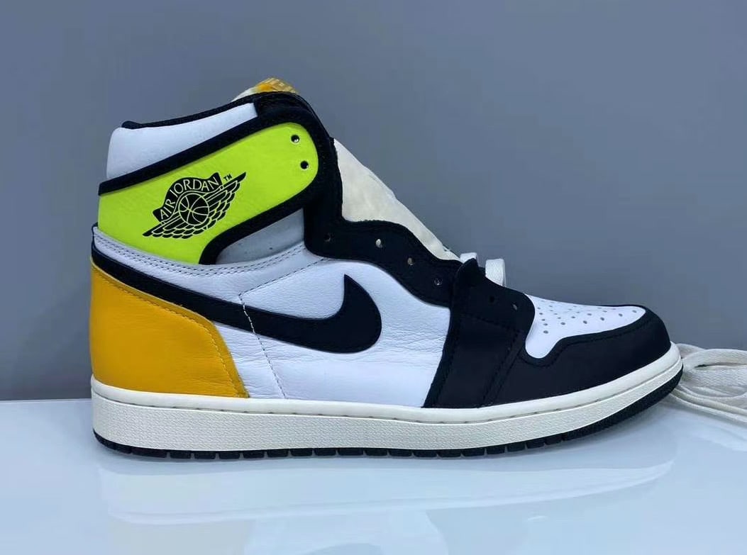 Air Jordan 1 High OG “Volt Gold”
