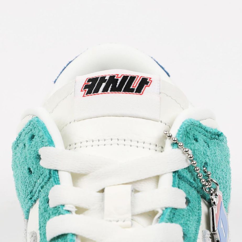 Kasina X Nike Dunk Low Road Sign