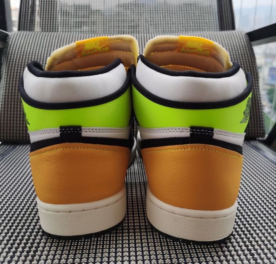 Air Jordan 1 High OG “Volt Gold”