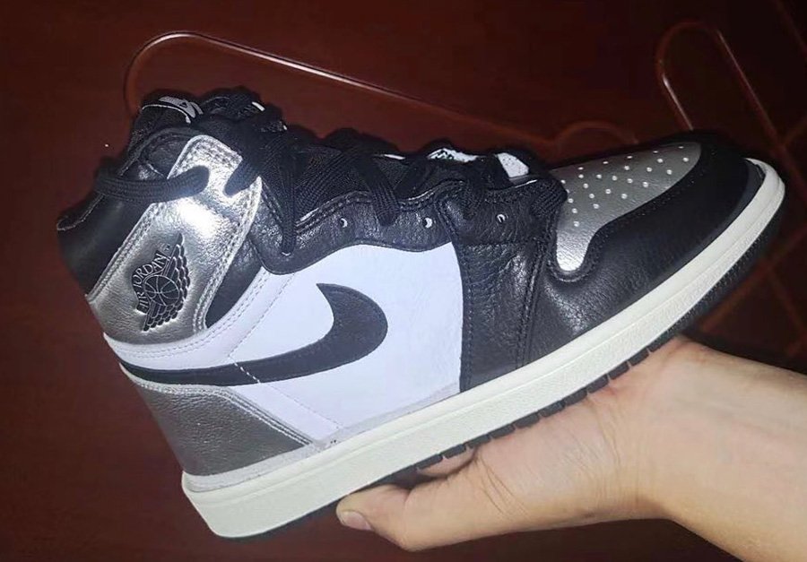 Air Jordan 1 High Wmns Silver Toe 2021