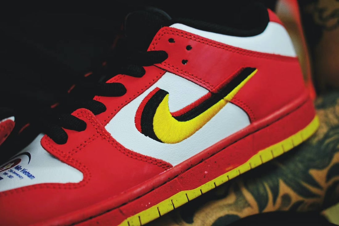 Nike SB Dunk Low Vietnam 25th Anniversary