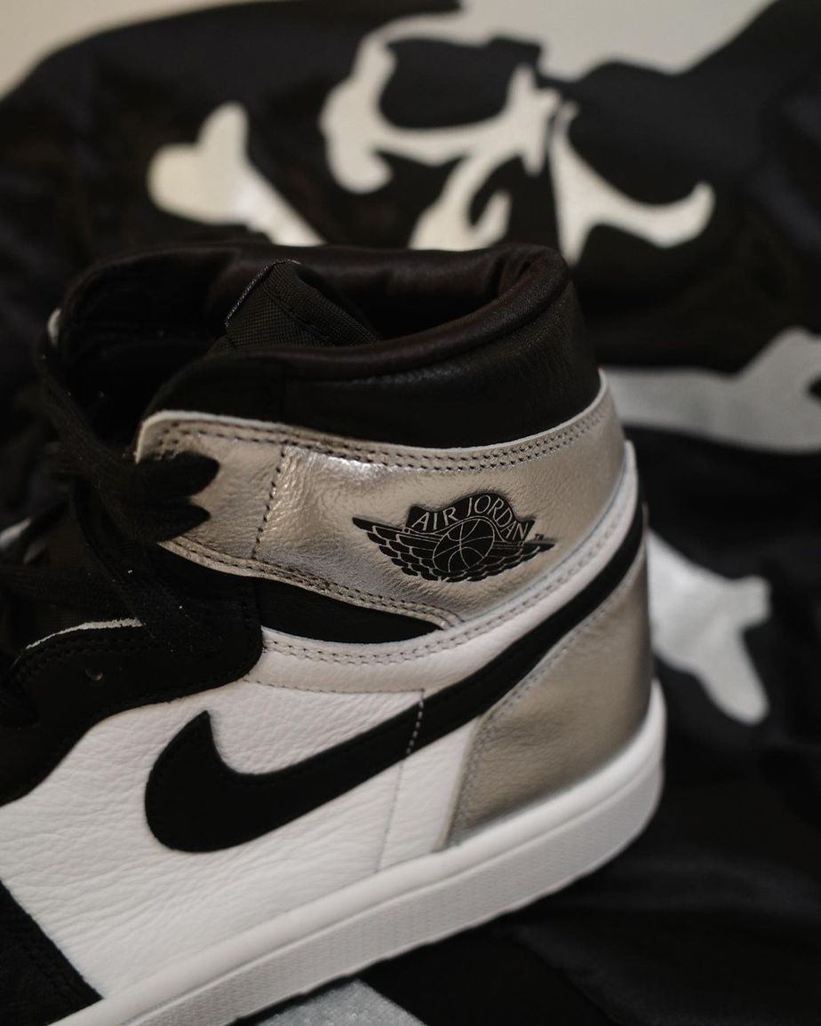 Air Jordan 1 High Og Wmns “silver Toe”