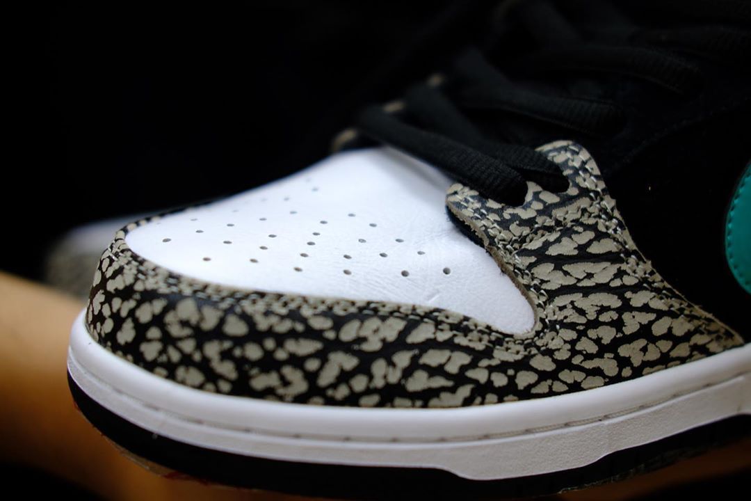 Nike SB Dunk Low Atmos Elephant