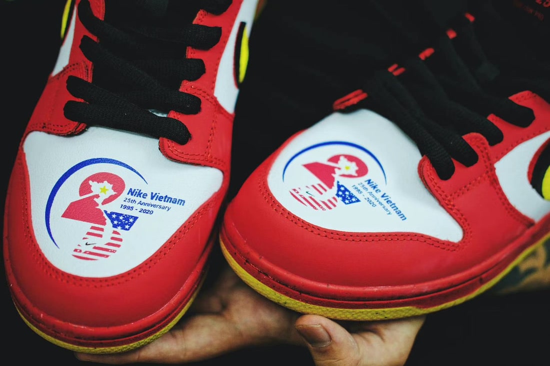 Nike SB Dunk Low Vietnam 25th Anniversary