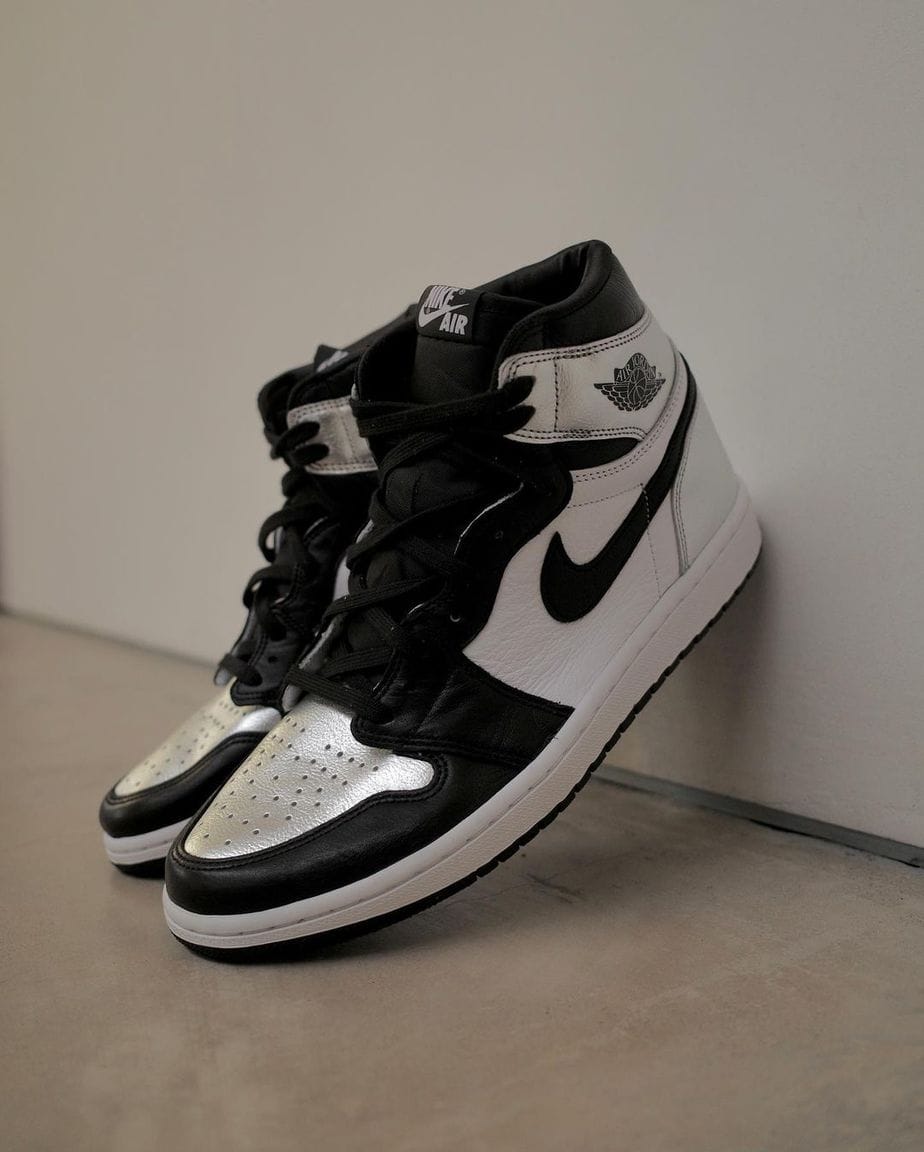 Air Jordan 1 High Og Wmns “silver Toe”