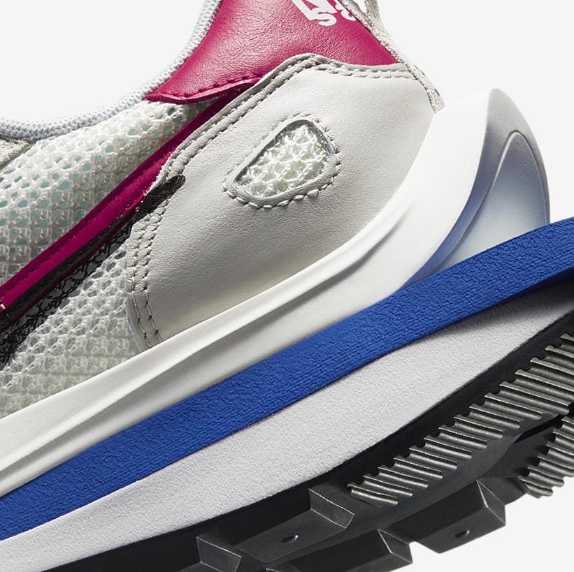 Sacai X Nike Vaporwaffle 'sail/light Bone/game Royal'