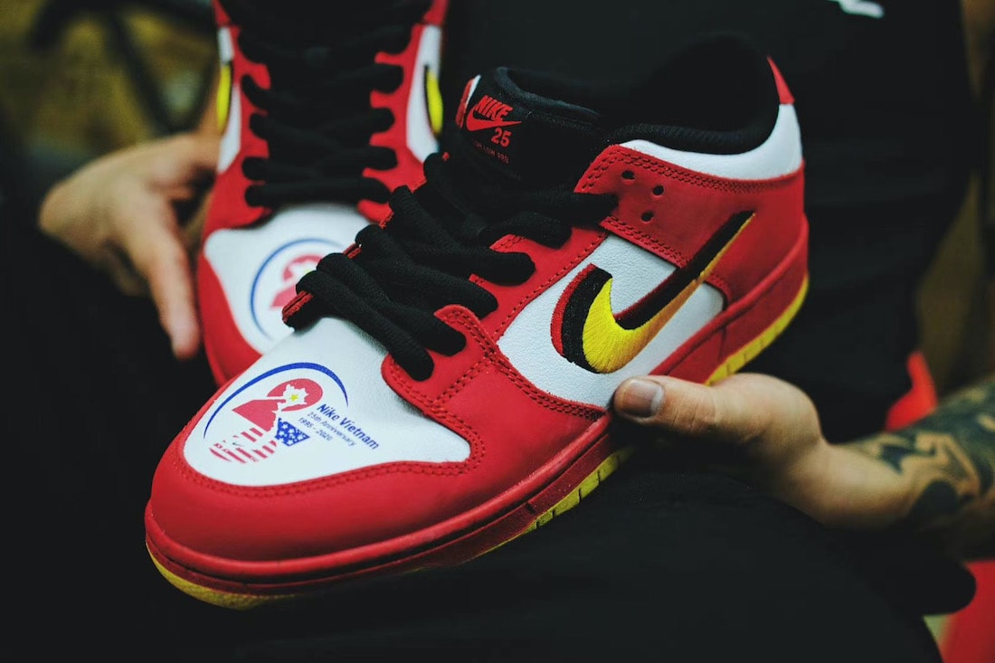 Nike SB Dunk Low Vietnam 25th Anniversary