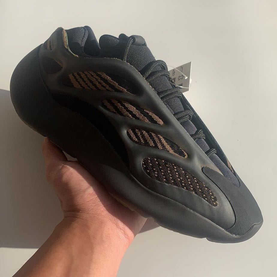 adidas Yeezy 700 V3 Clay Brown