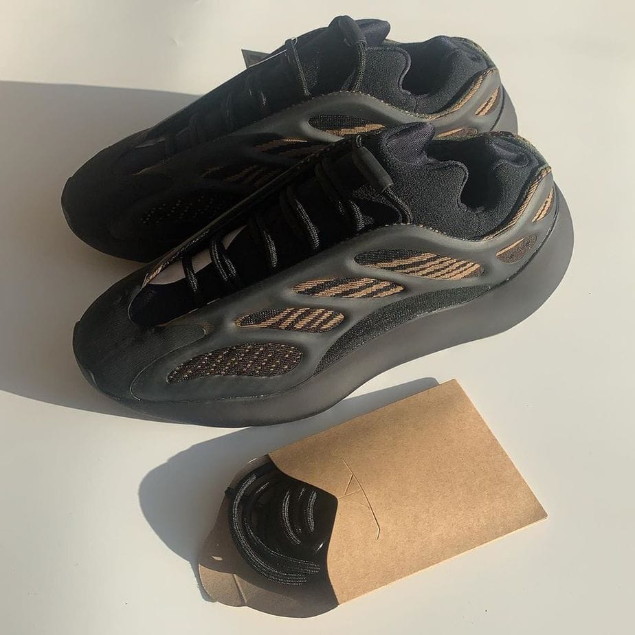 adidas Yeezy 700 V3 Clay Brown