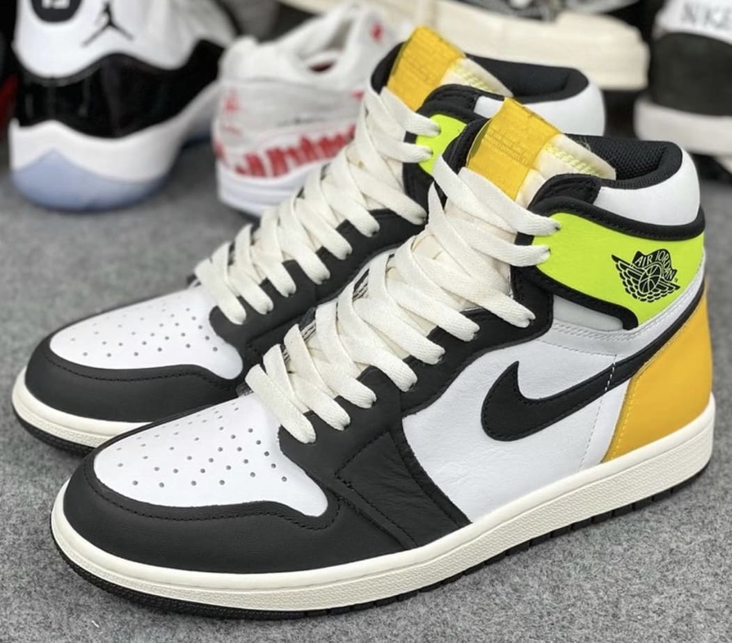 Air Jordan 1 High Og Volt Gold