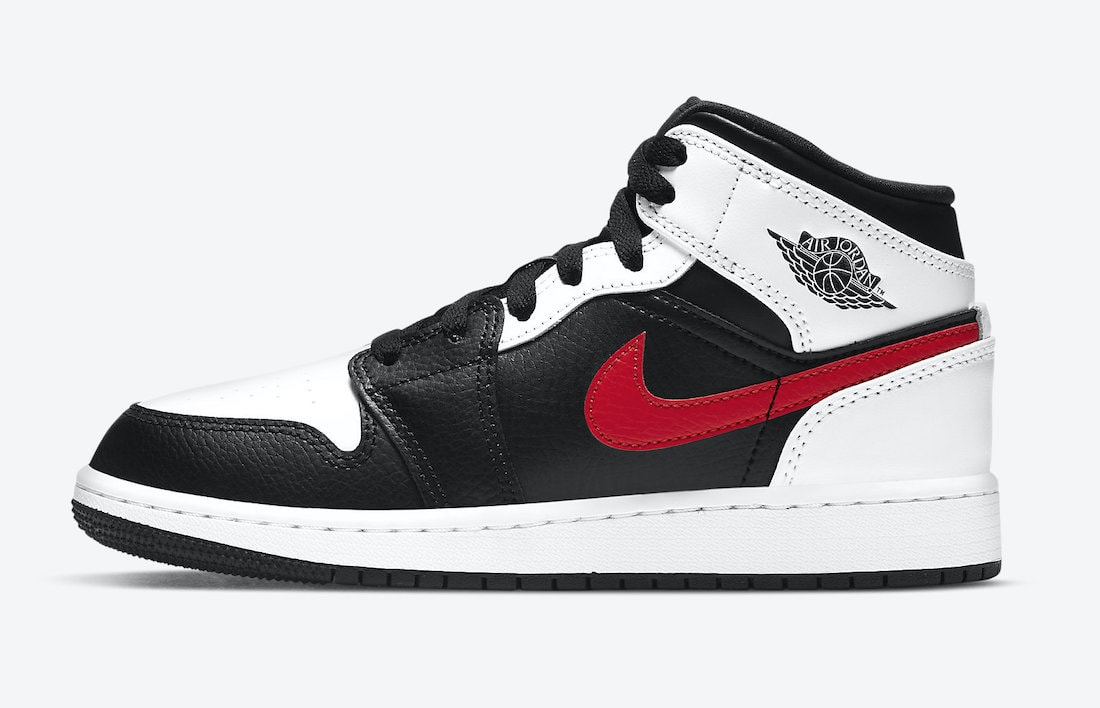 Air Jordan 1 Mid GS Dropping in a Chicago Bulls Colorway