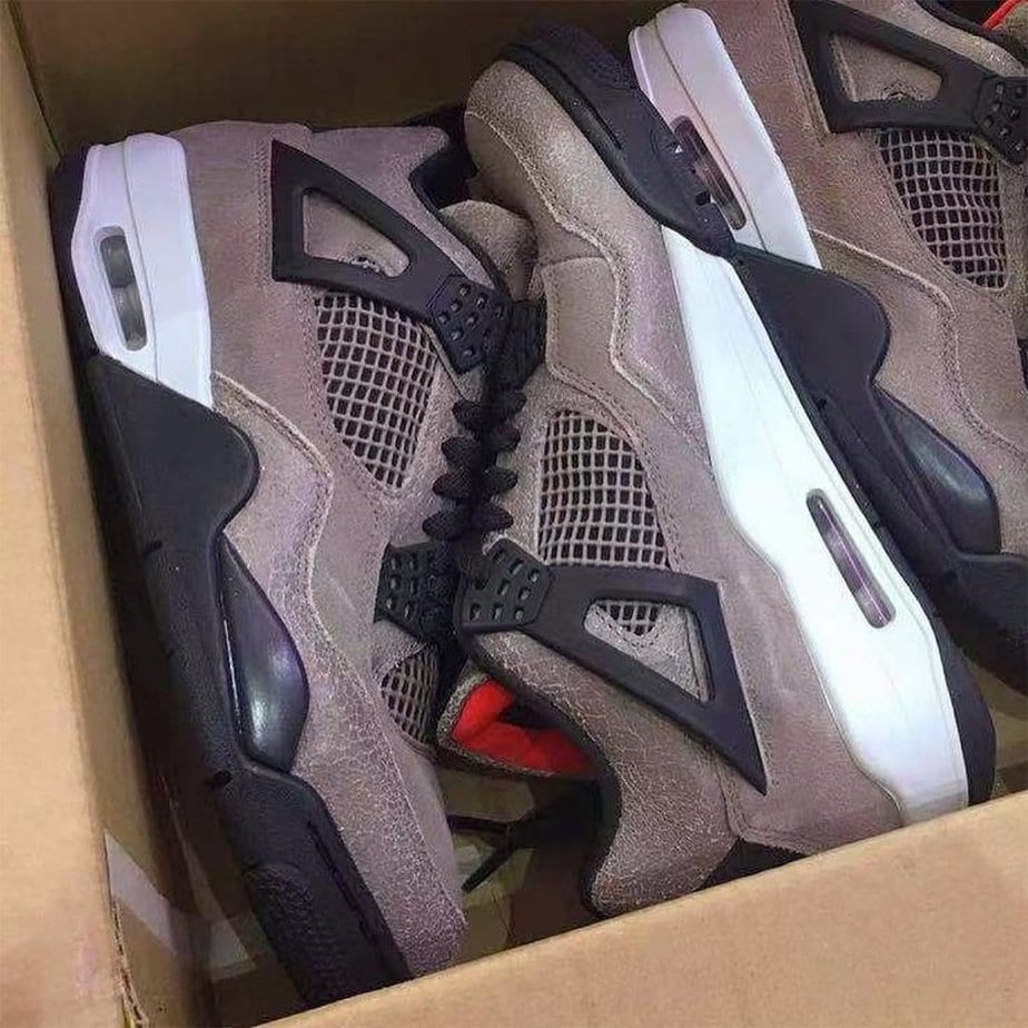 Air Jordan 4 "Taupe Haze"
