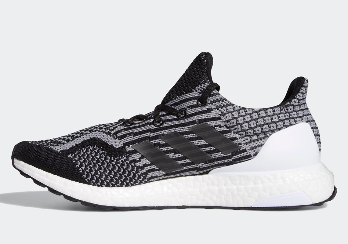 adidas Ultra Boost 5.0 DNA Uncaged "Oreo"