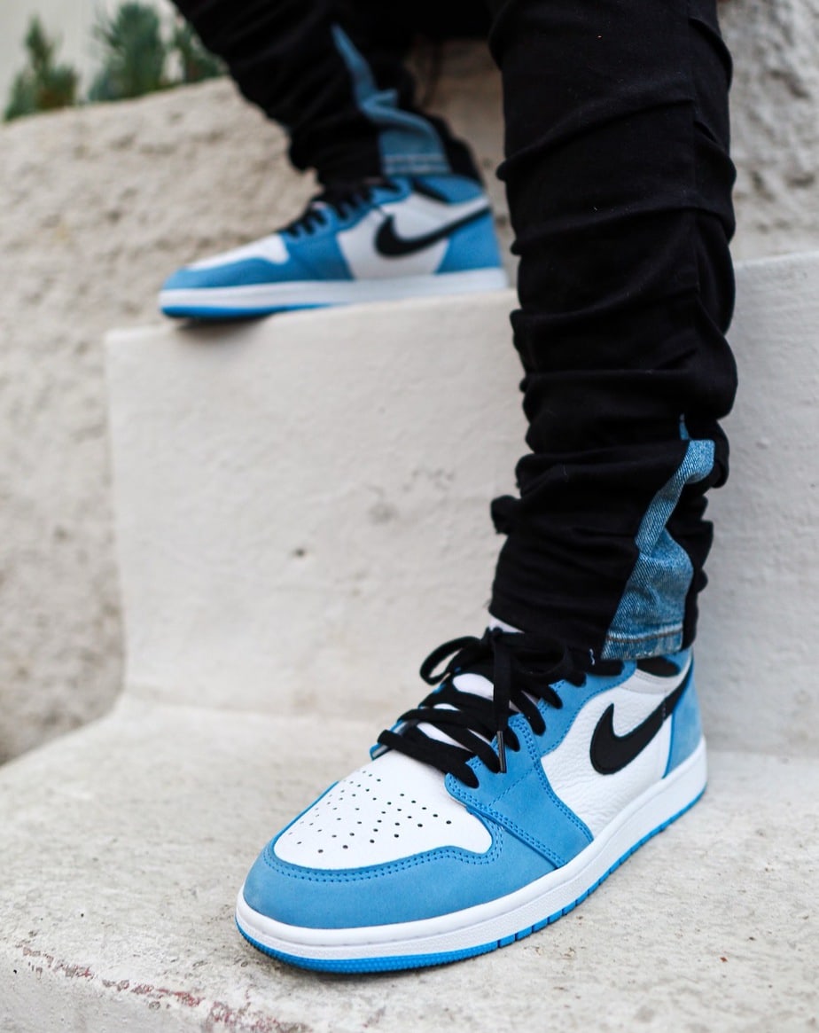 Air Jordan 1 High OG “University Blue"