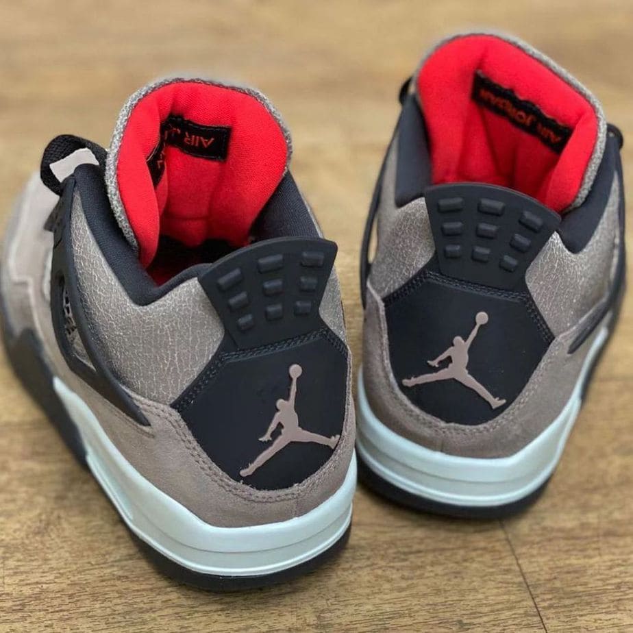 Air Jordan 4 Taupe Haze 2021