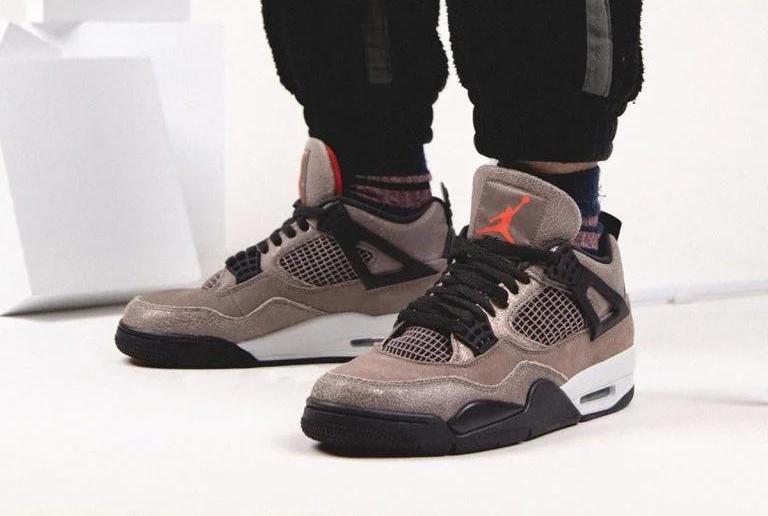 Air Jordan 4 Taupe Haze On Foot