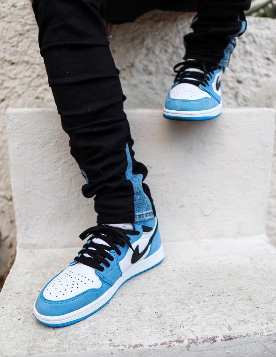 Air Jordan 1 High OG “University Blue"