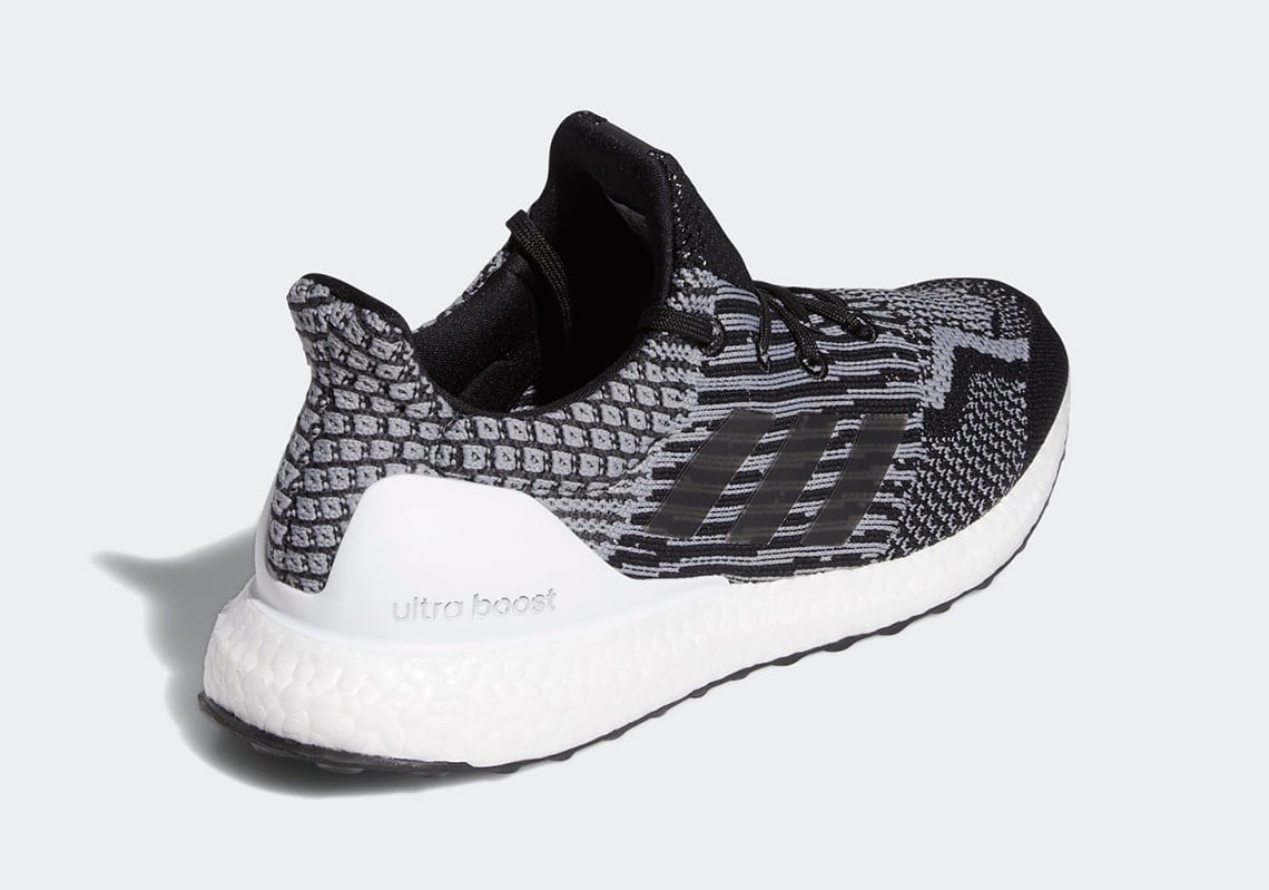 adidas Ultra Boost 5.0 DNA Uncaged "Oreo"