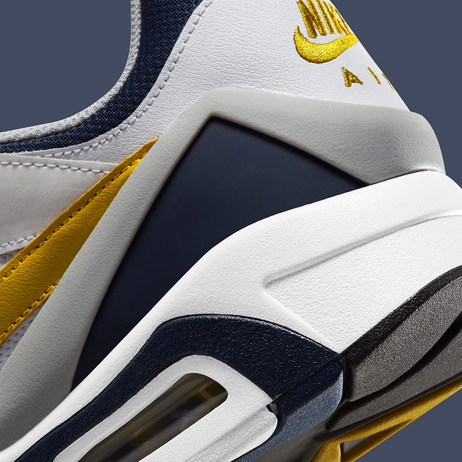 Nike Structure Triax 91 DB1549-400