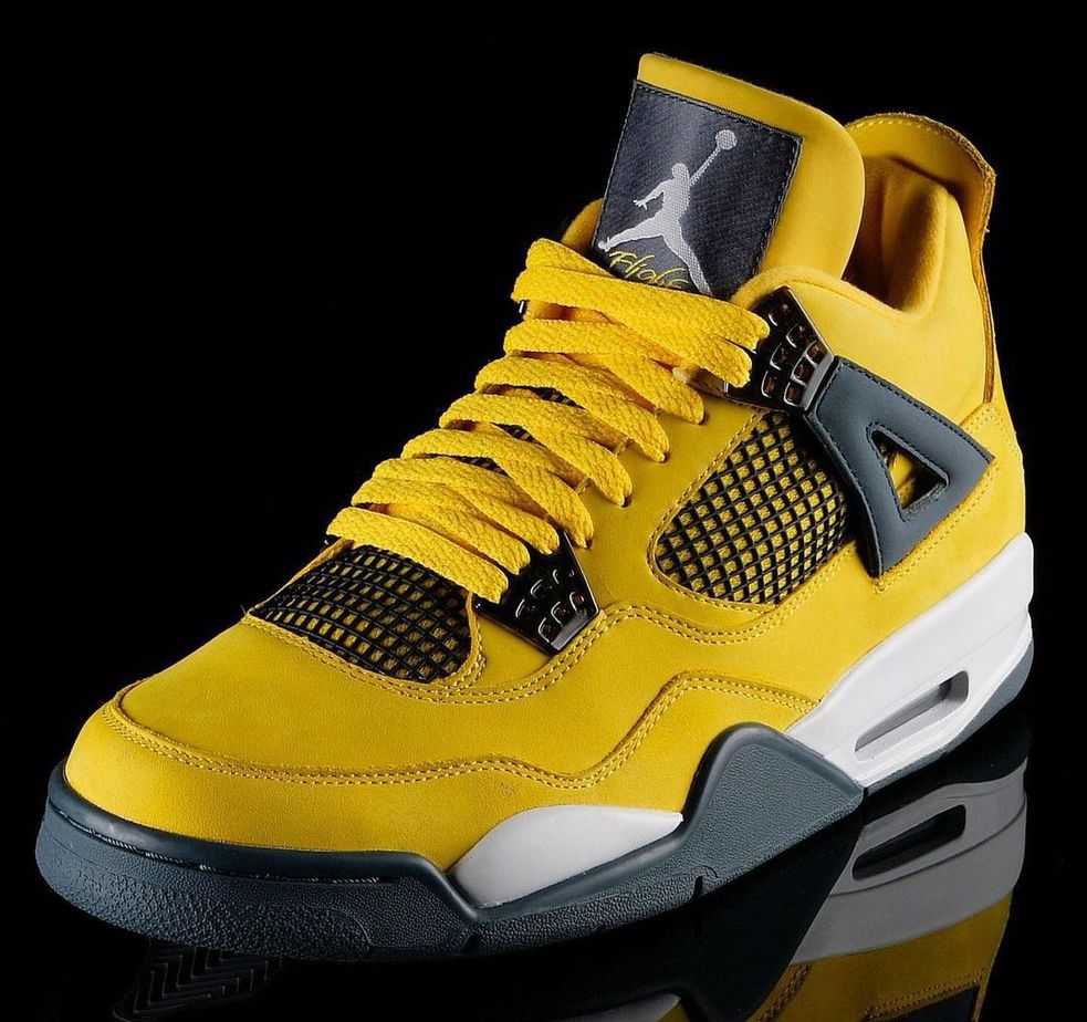 Air Jordan 4 Lightning 2021