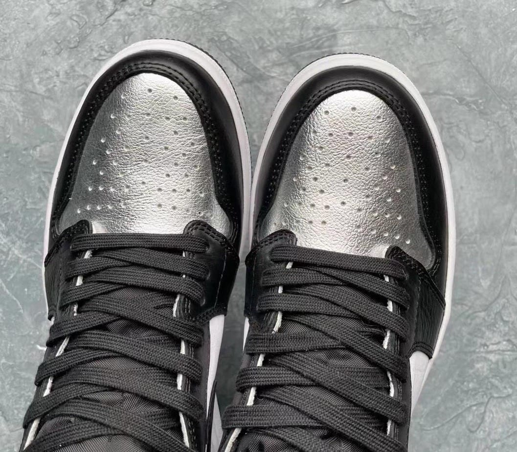 Air Jordan 1 High Og Silver Toe