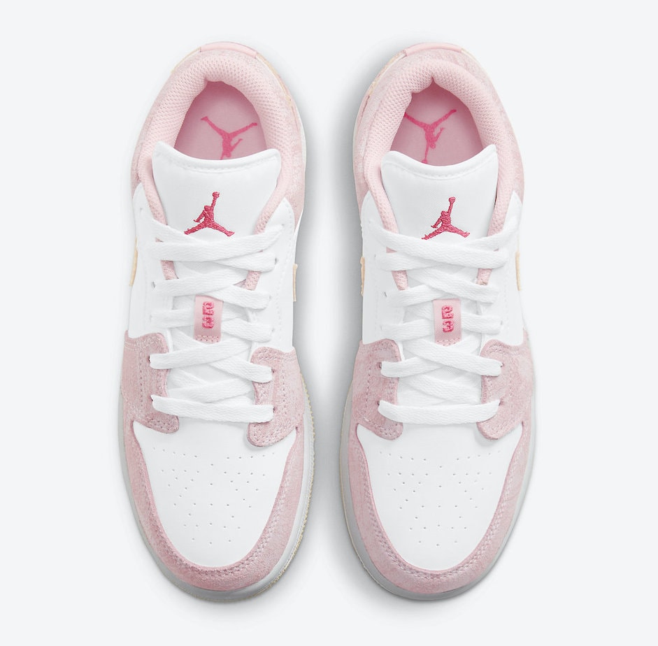 This Air Jordan 1 Low GS Displays A Pink "Paint Drip" Design