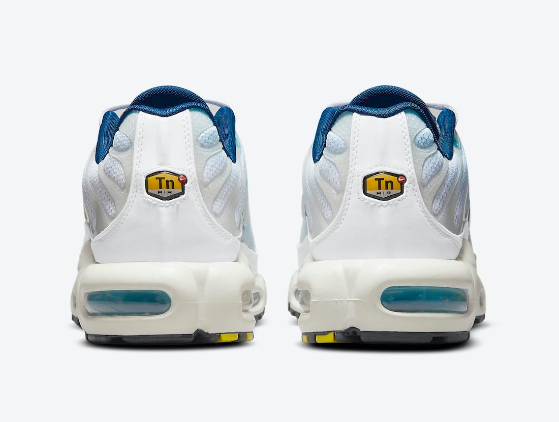 Nike Adds a Gradient Blue to The Air Max Plus