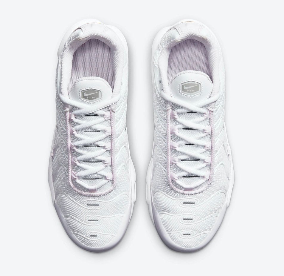 Nike Air Max Plus Surfaces in "Light Lilac"