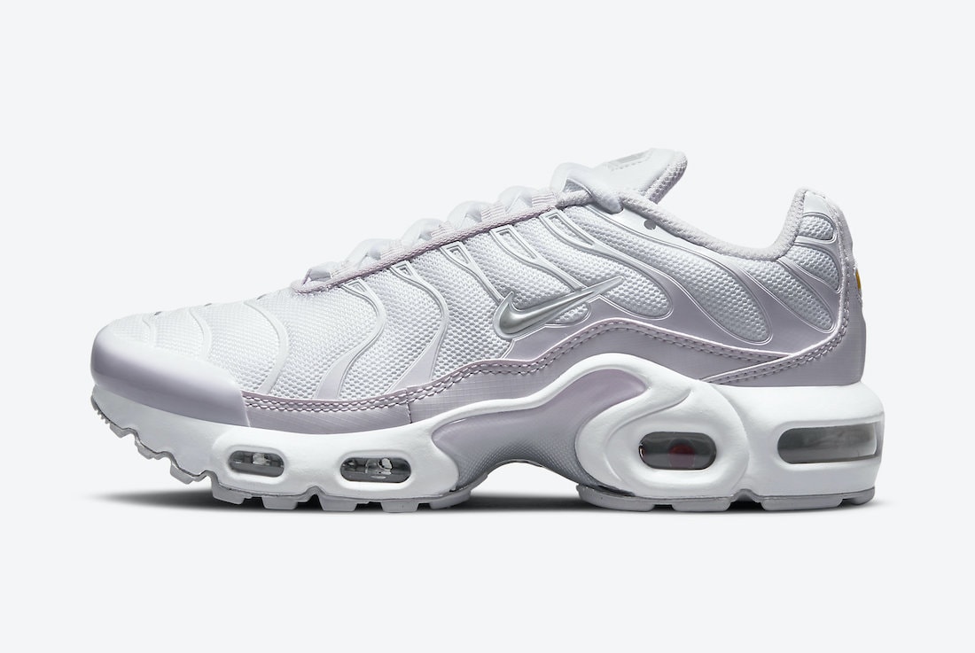 Nike Air Max Plus Surfaces in "Light Lilac"