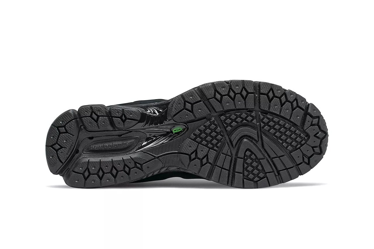 New Balance 2002r Black Green