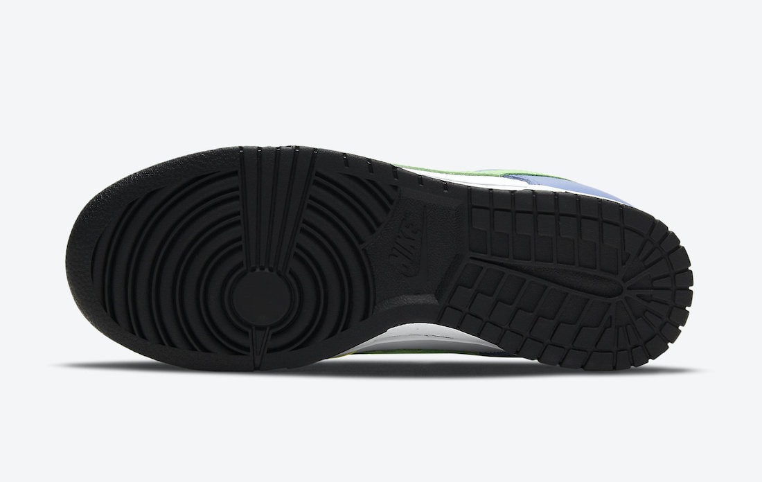 Nike Dunk Low WMNS "Green Strike"