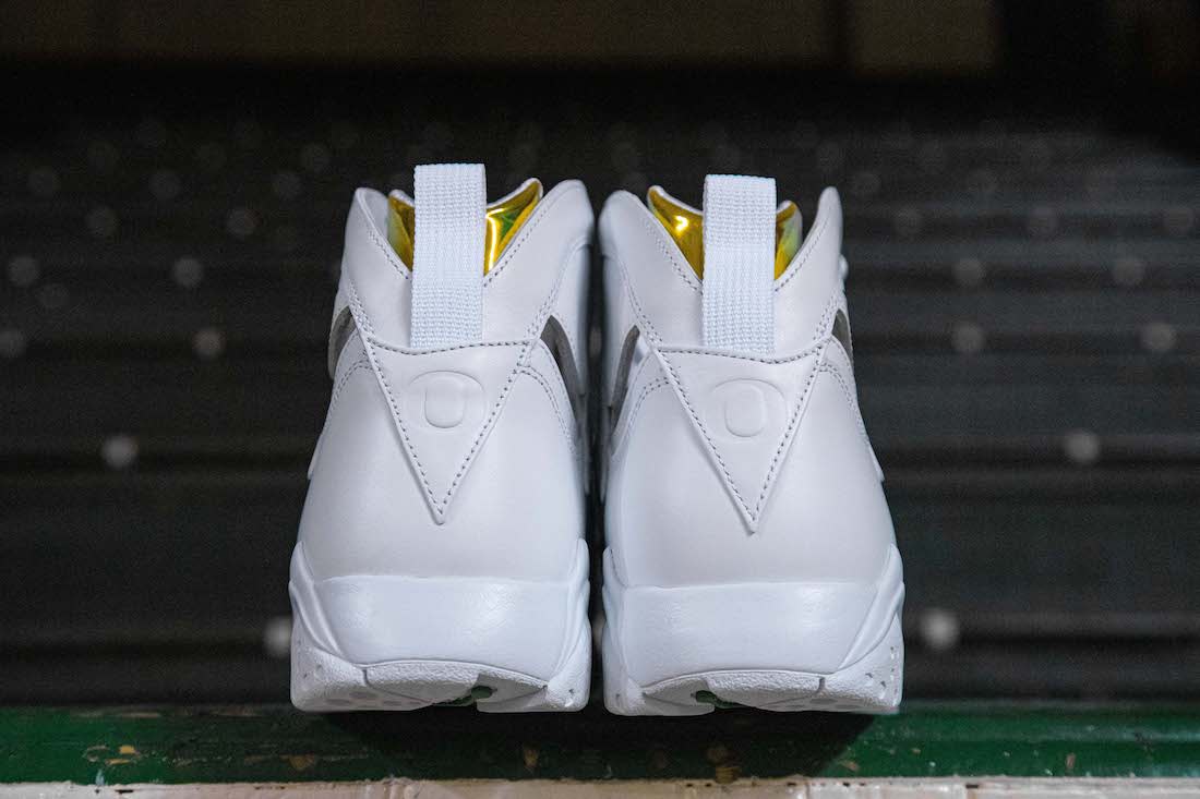 Oregon Ducks Receive an Air Jordan 7 PE