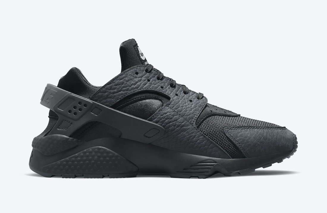 Nike Air Huarache DJ6890-001