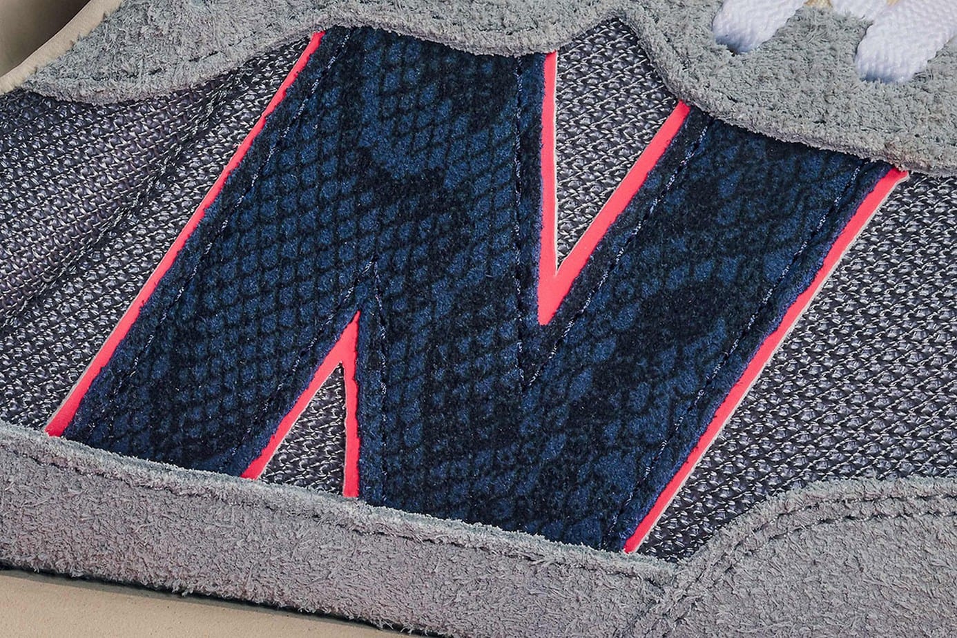 Sneakersnstuff New Balance 237