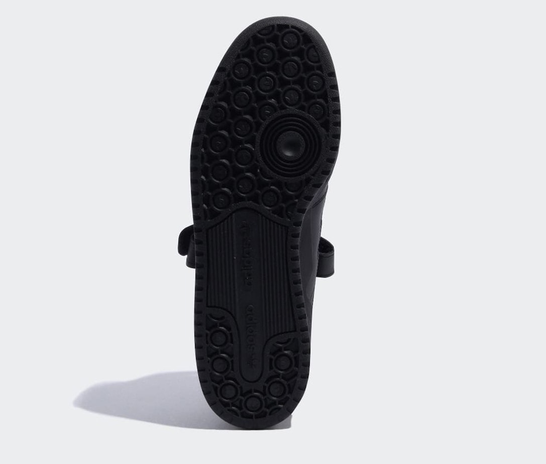 adidas Forum Low Triple Black GV9766