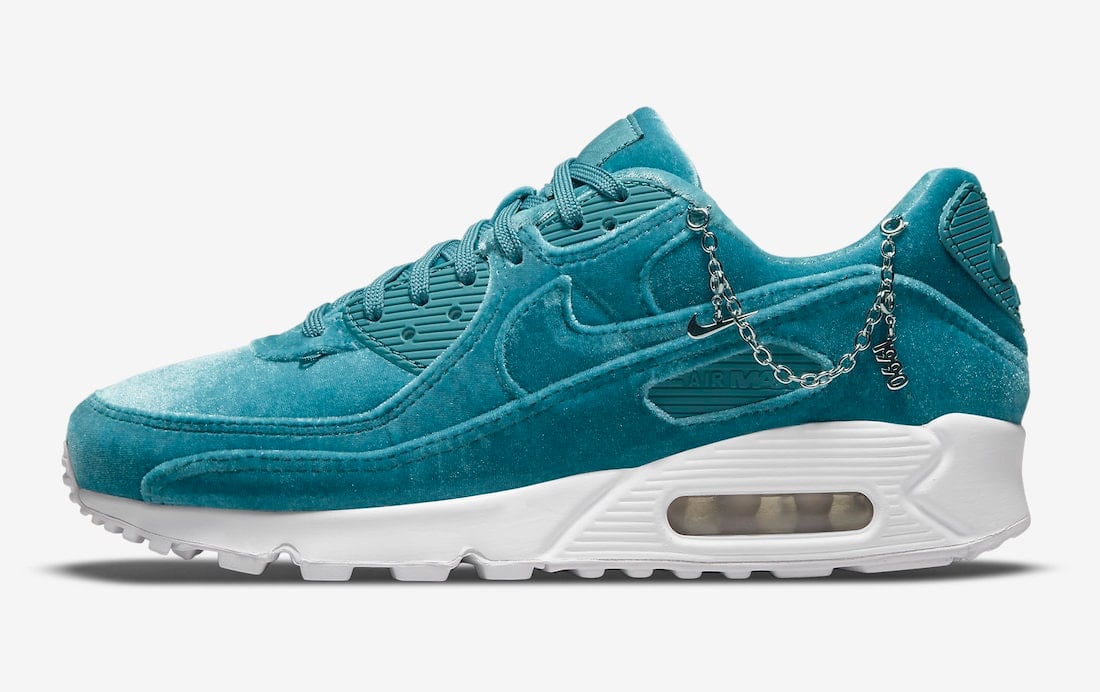 Nike Air Max 90 Lucky Charms Ash Green DO2194-001