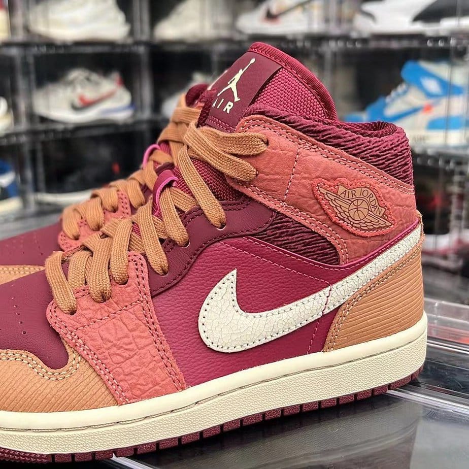 Air Jordan 1 Mid Africa