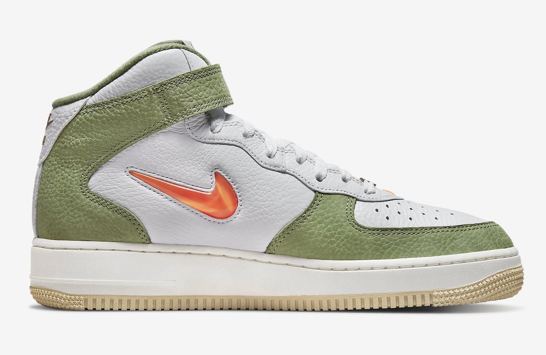 Nike Air Force 1 Mid DQ3505-100