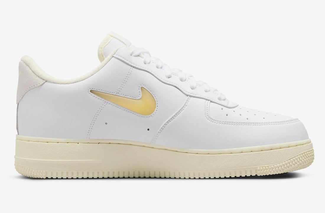 Nike Air Force 1 07 Lx Pale Vanilla Coconut Milk DC8894-100