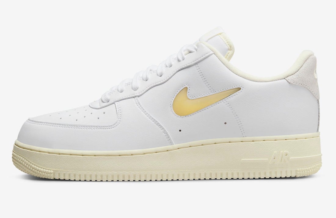 Nike Air Force 1 07 Lx Pale Vanilla Coconut Milk DC8894-100