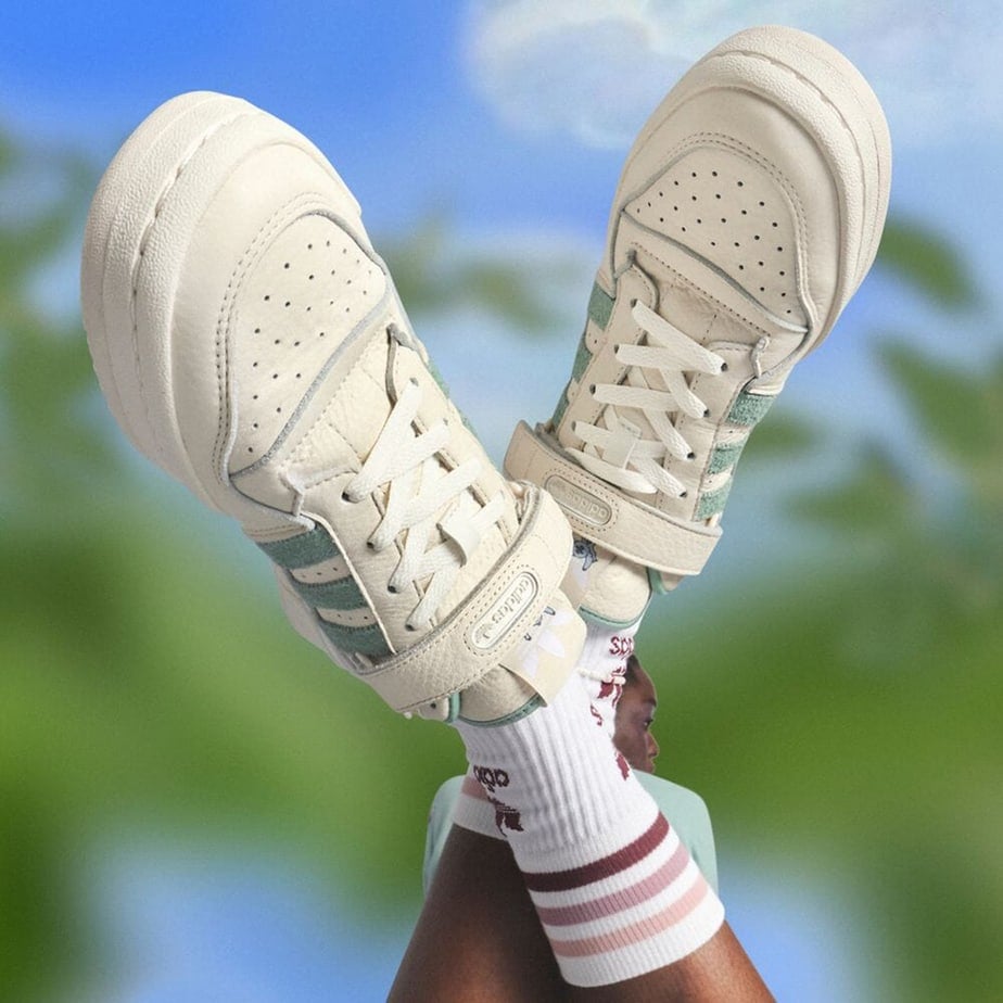 Disney adidas Forum Low Stitch HQ6374