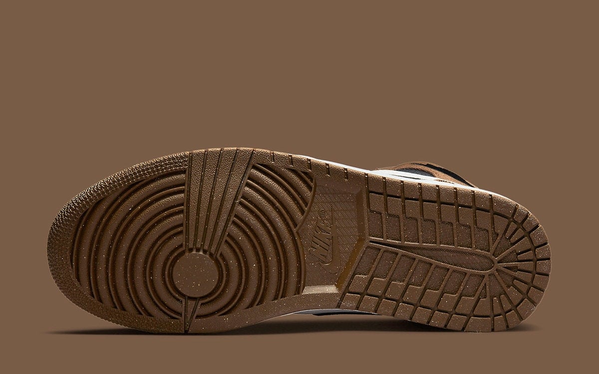 Air Jordan 1 Mid Mocha Toe