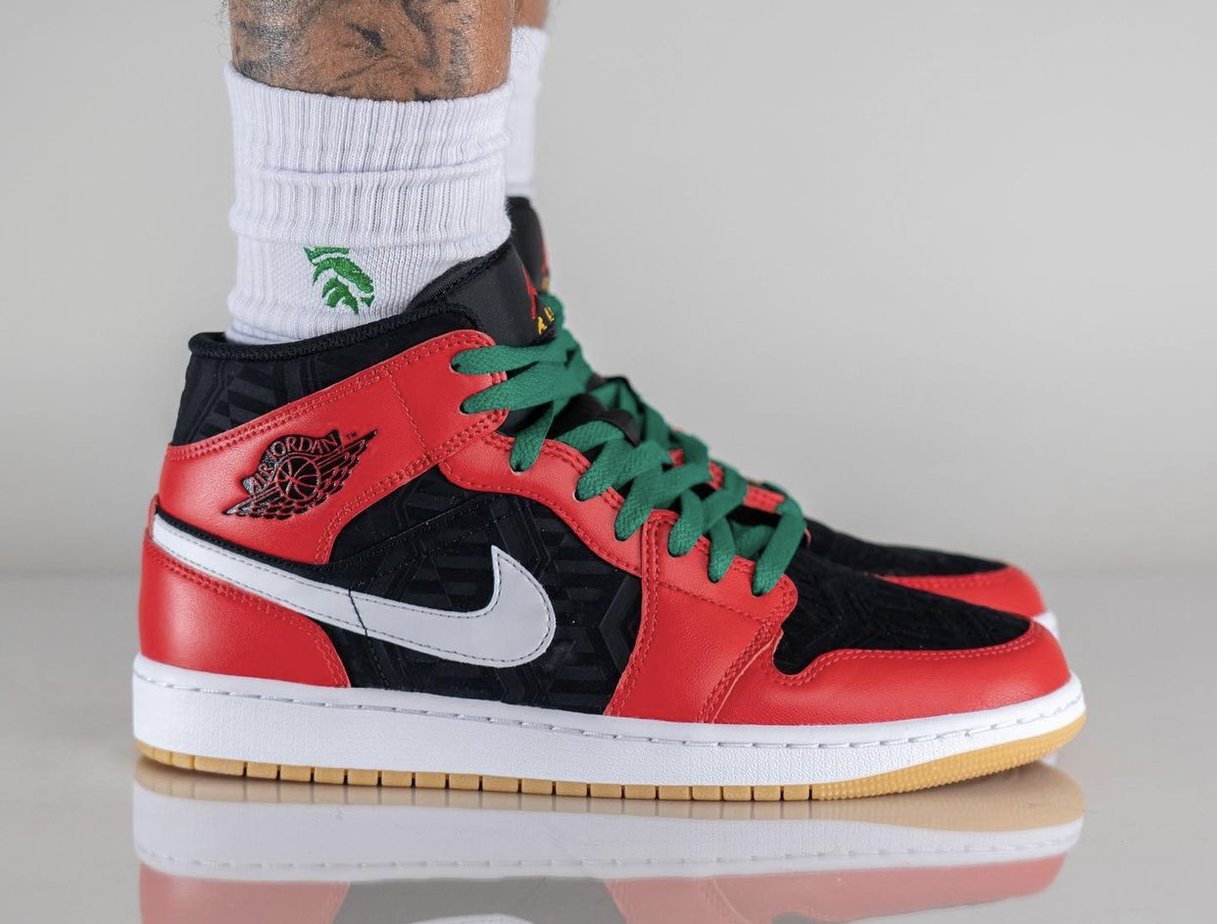 Air-Jordan-1-Mid-Christmas-DQ8417-006-Release-Date