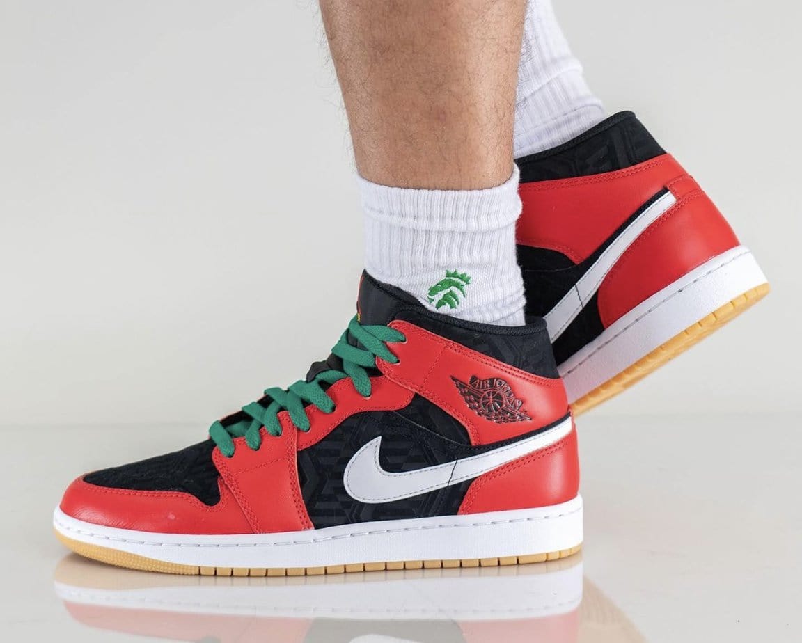 Air-Jordan-1-Mid-Christmas-DQ8417-006-Release-Date