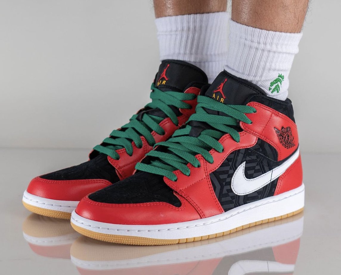 Air-Jordan-1-Mid-Christmas-DQ8417-006-Release-Date
