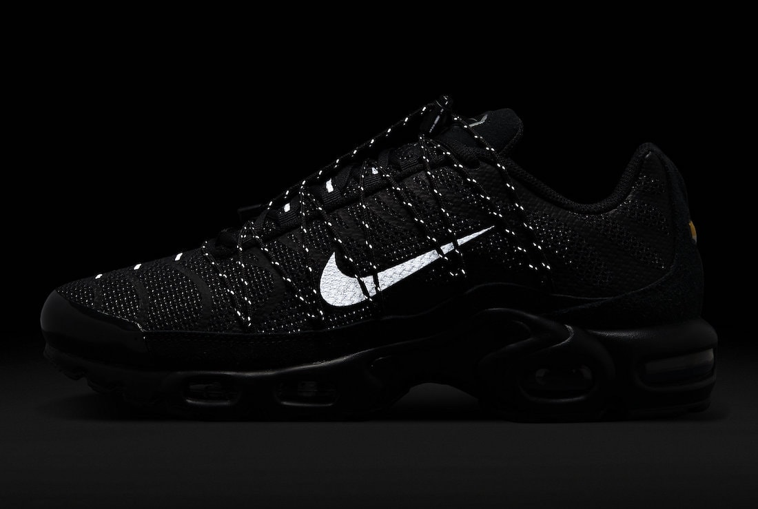 Nike-Air-Max-Plus-Black-Reflective-FD0670-001-Release-Date-4