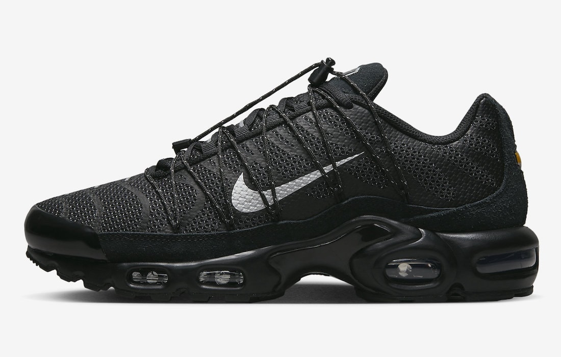 Nike-Air-Max-Plus-Black-Reflective-FD0670-001-Release-Date-4