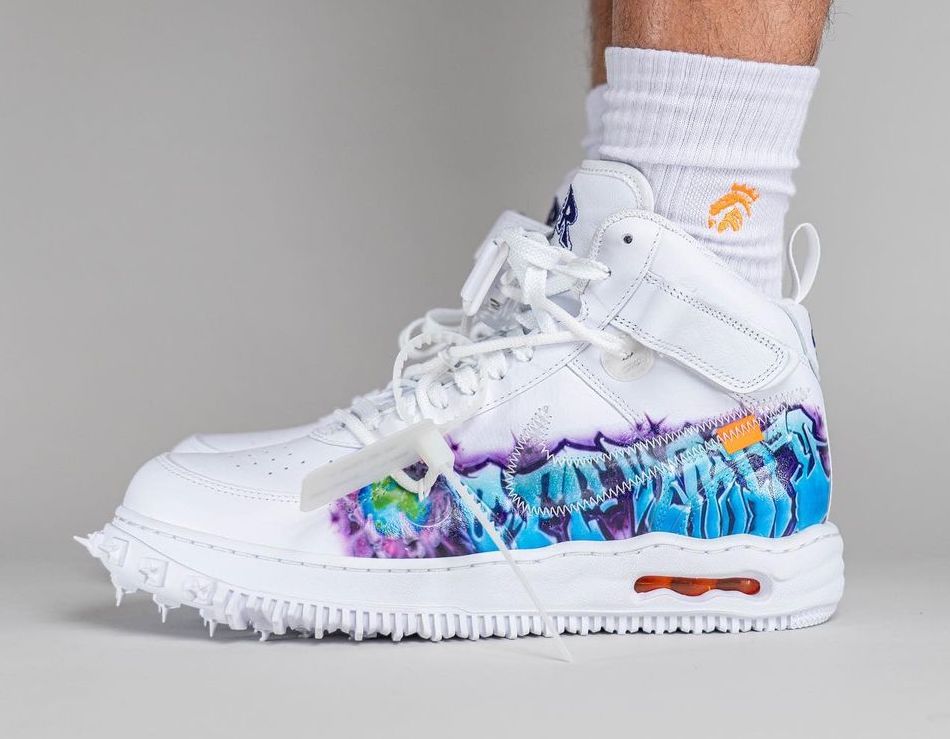 Nike AF1 Mid Graffiti c/o Off-White™ in white